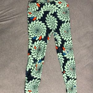 LuLaRoe leggings.
